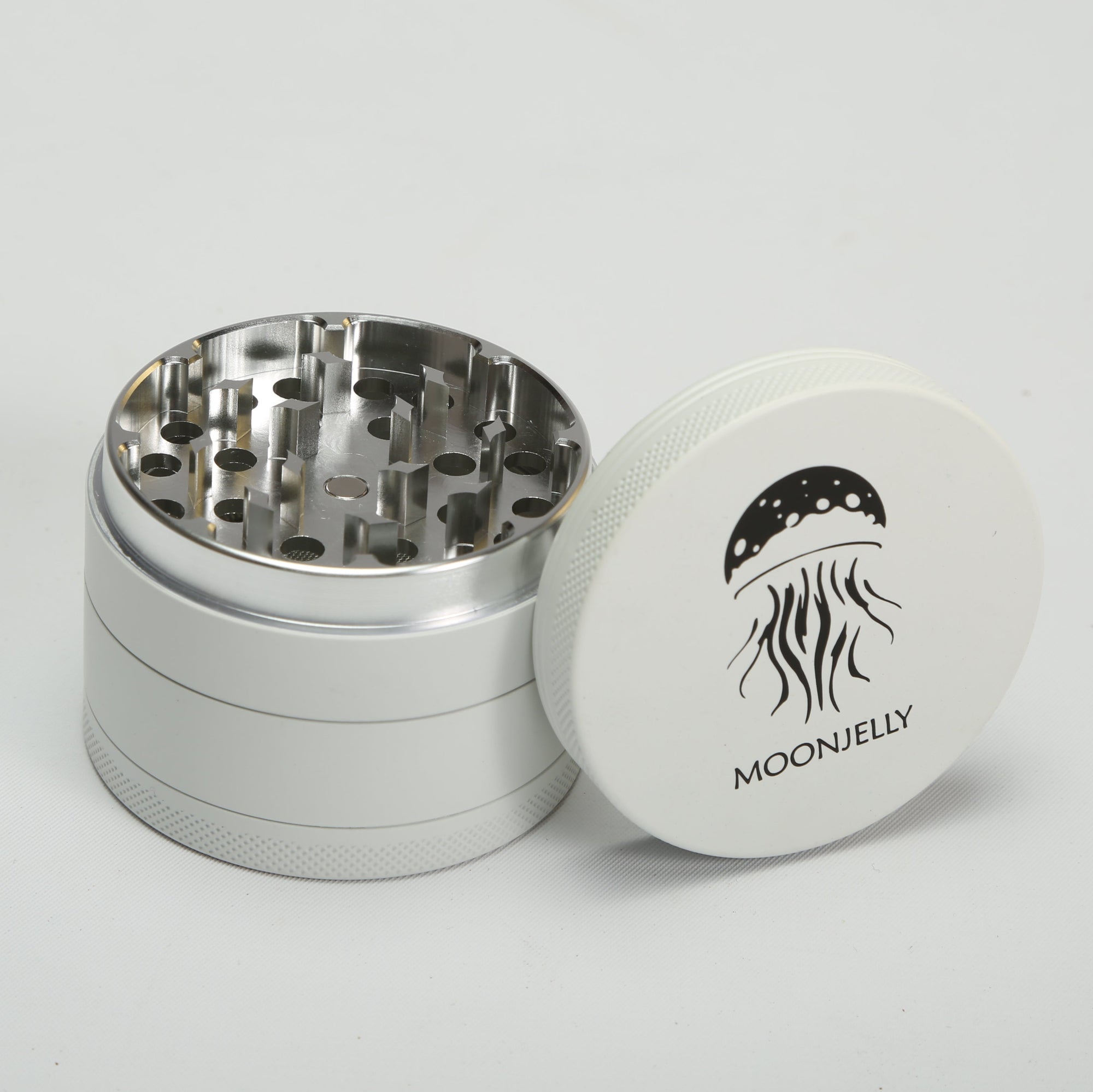 Metallic grinder with &
